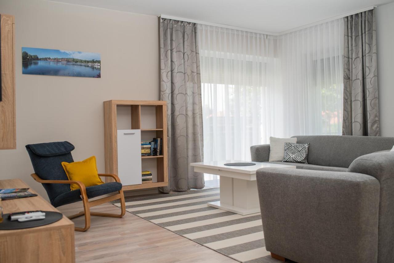 Twins Apartman เฮวิซ ภายนอก รูปภาพ