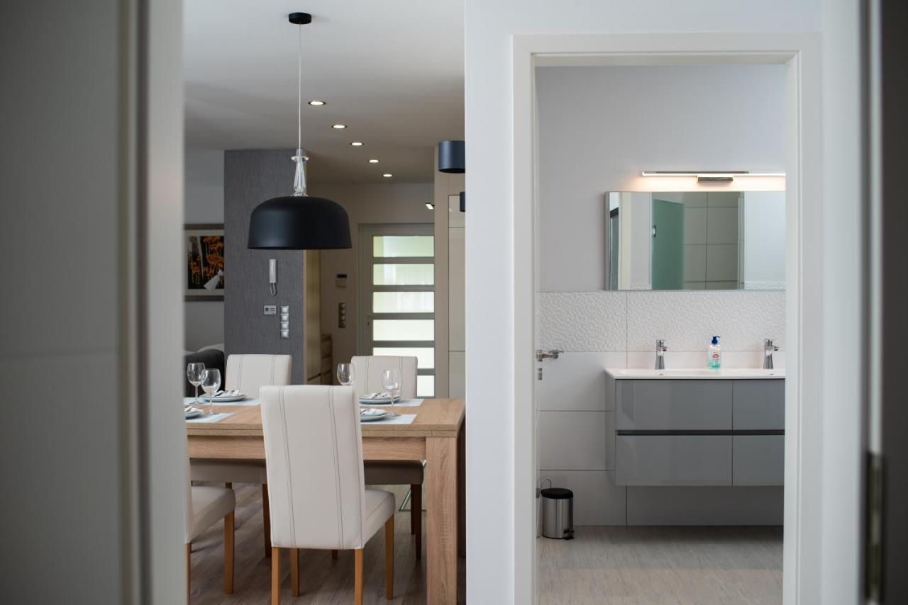 Twins Apartman เฮวิซ ภายนอก รูปภาพ