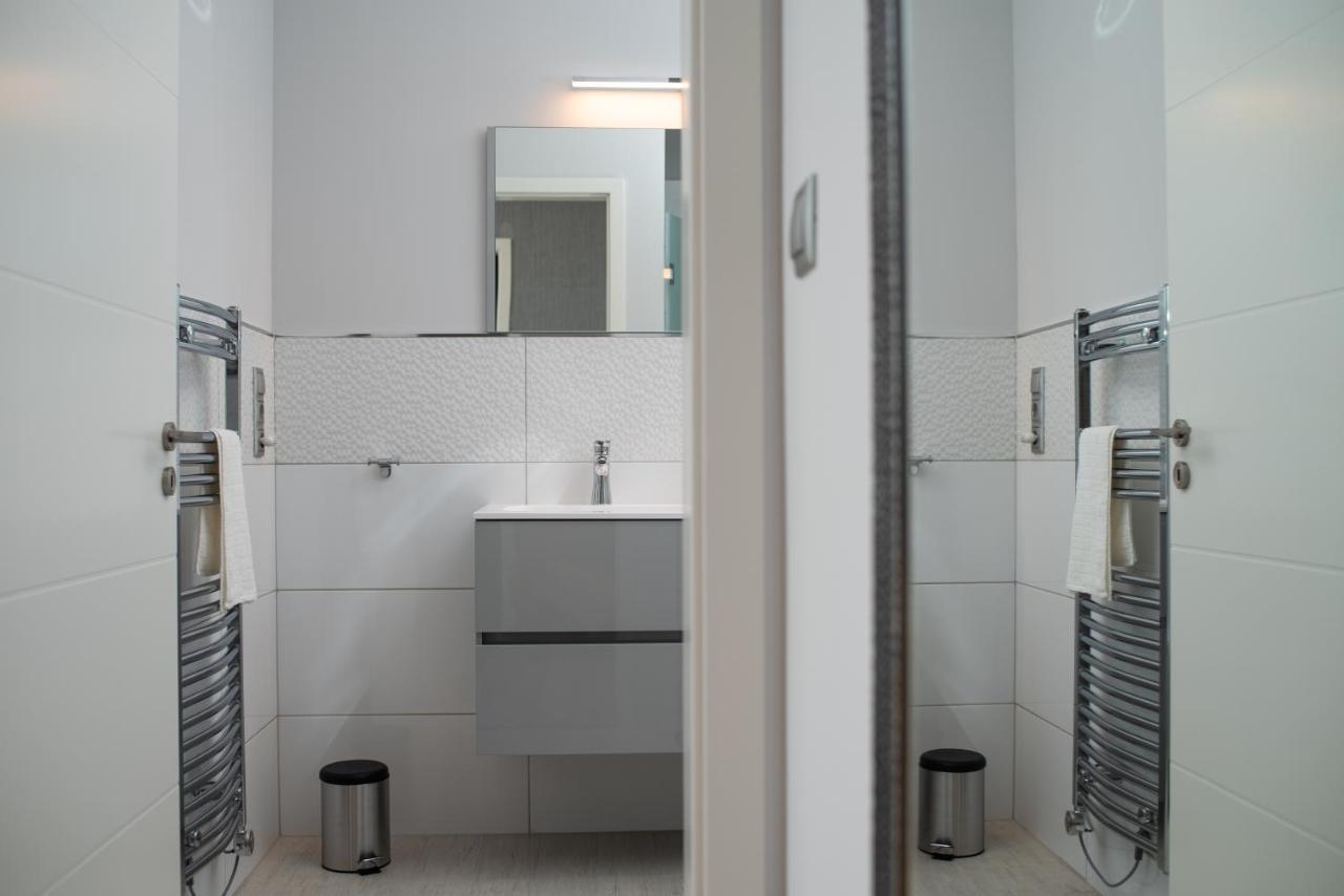 Twins Apartman เฮวิซ ภายนอก รูปภาพ