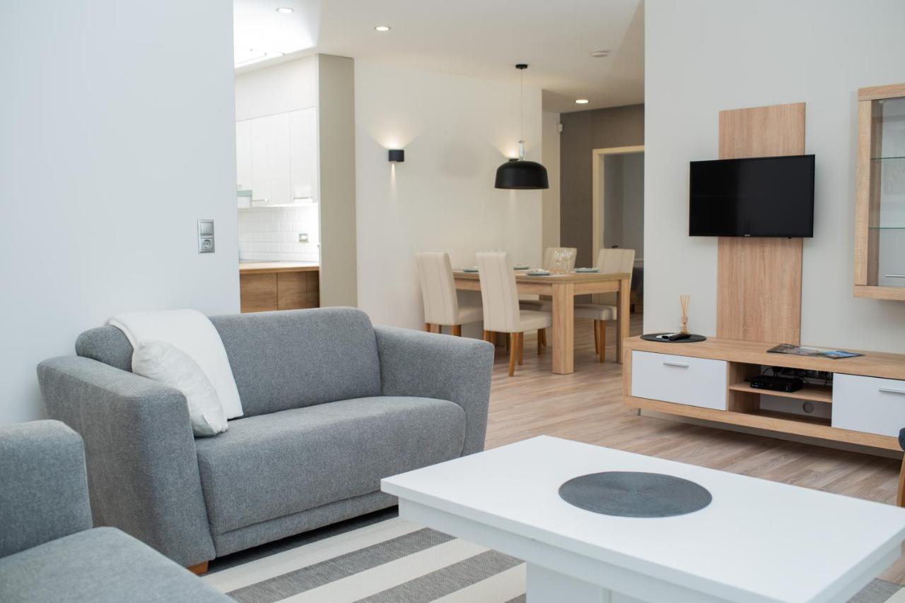 Twins Apartman เฮวิซ ภายนอก รูปภาพ